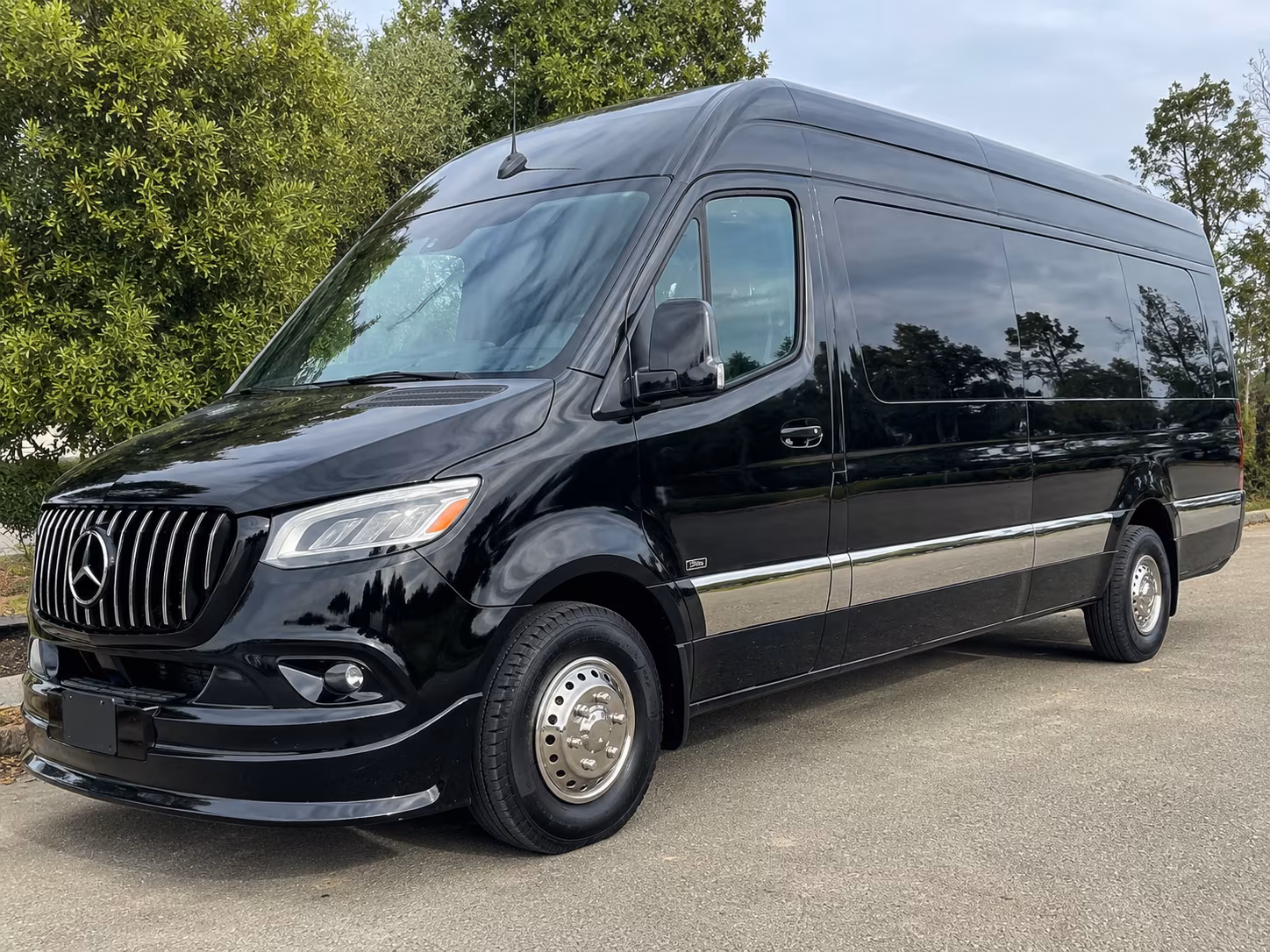easily book transportation for your next airport transfer 2