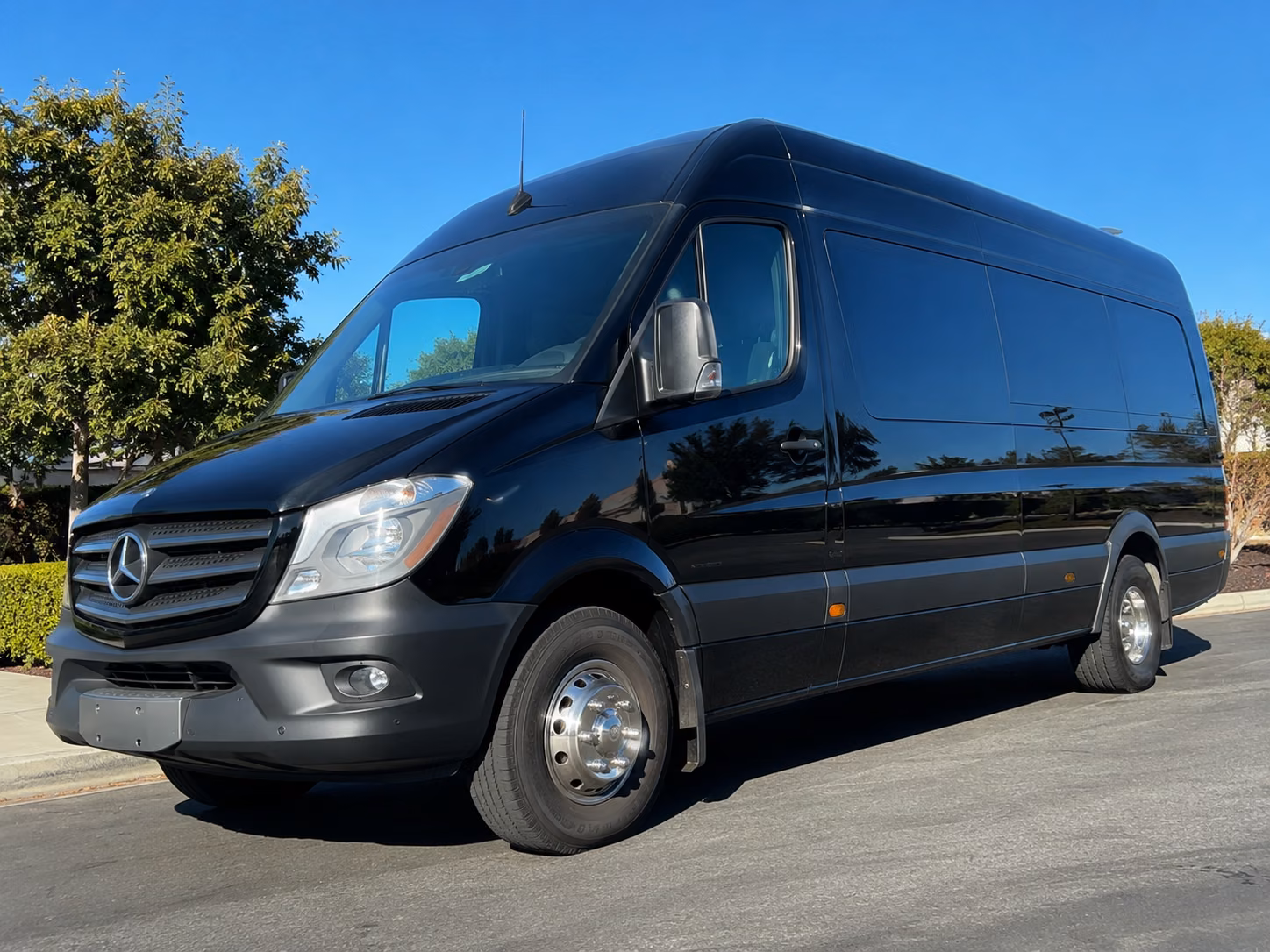easily book transportation for your next corporate event 1