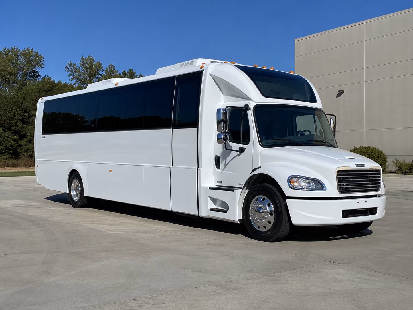 macon 28 passenger party bus